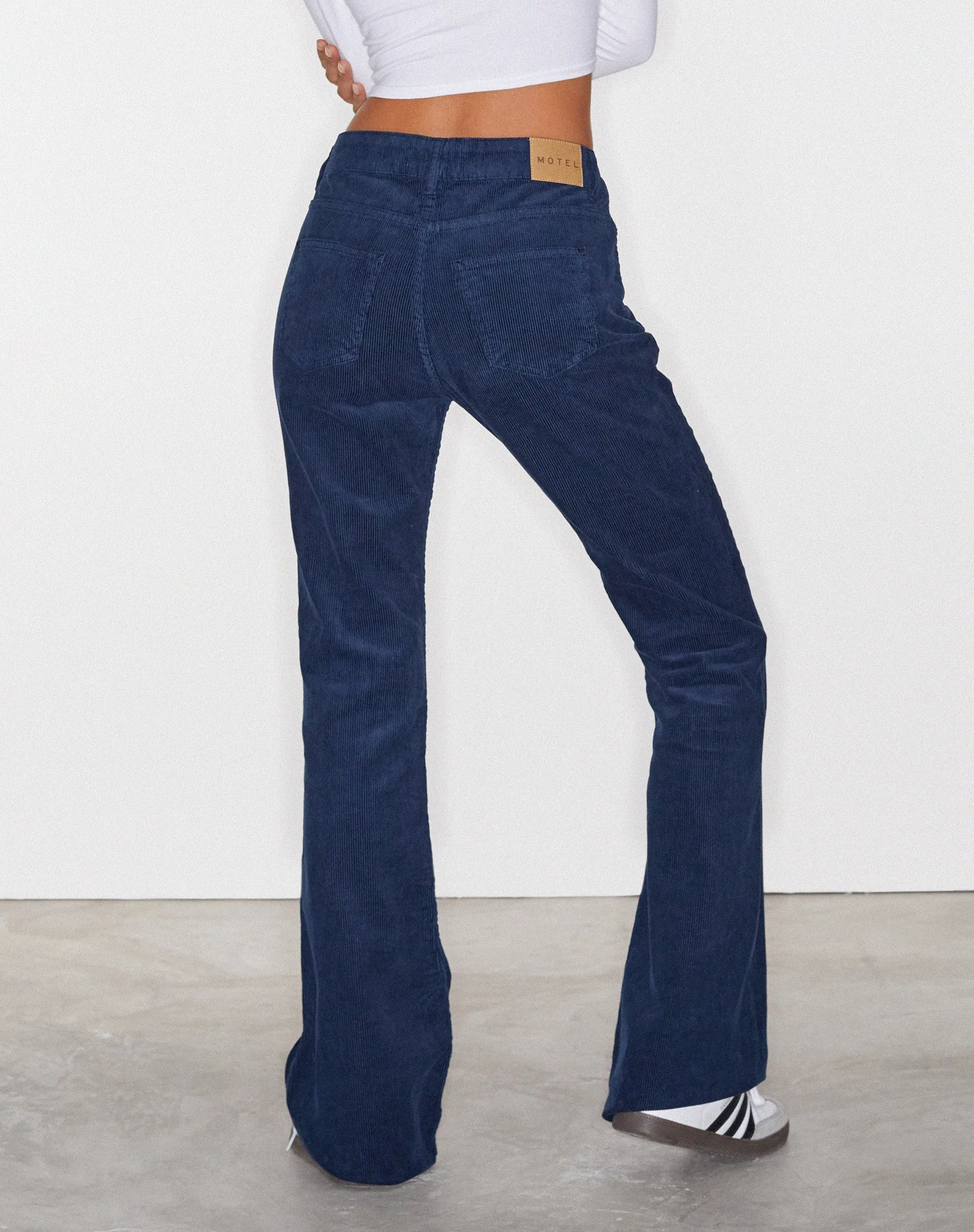 Low Rise Bootleg Jeans in Cord Navy