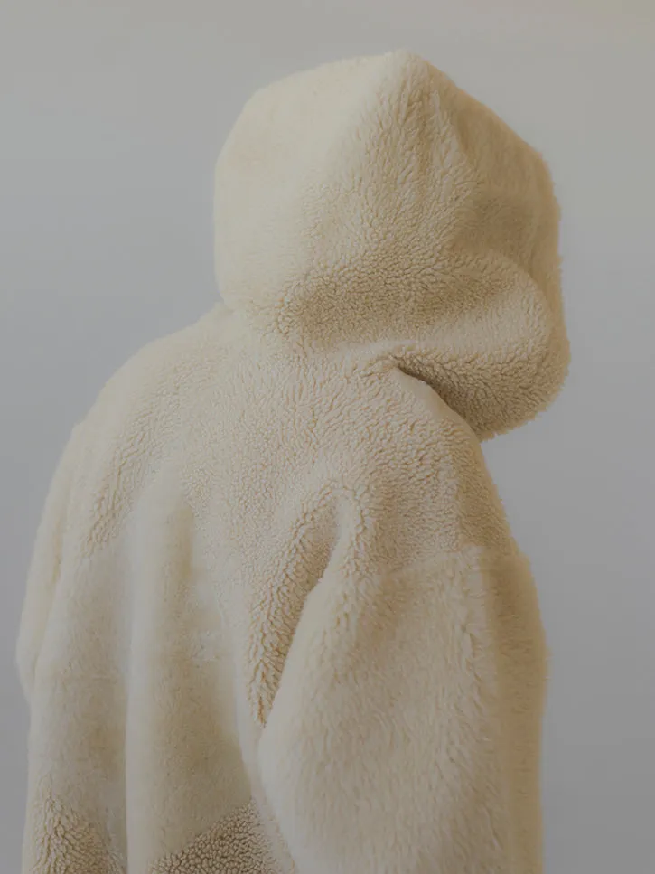 Milena Silvano Hoodie, Ceremony