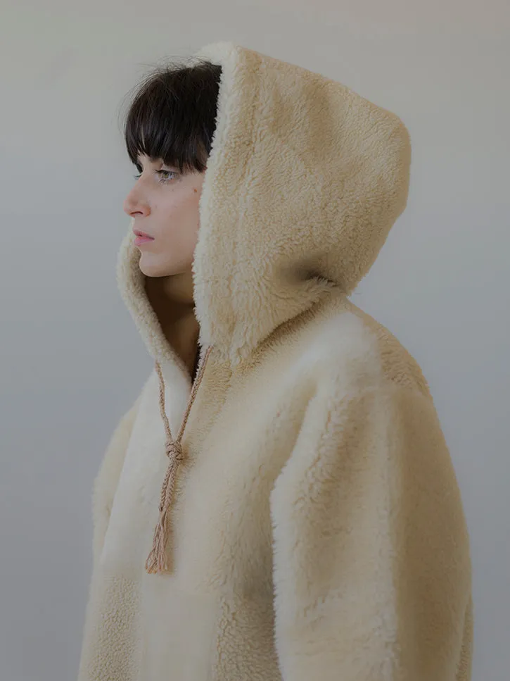 Milena Silvano Hoodie, Ceremony